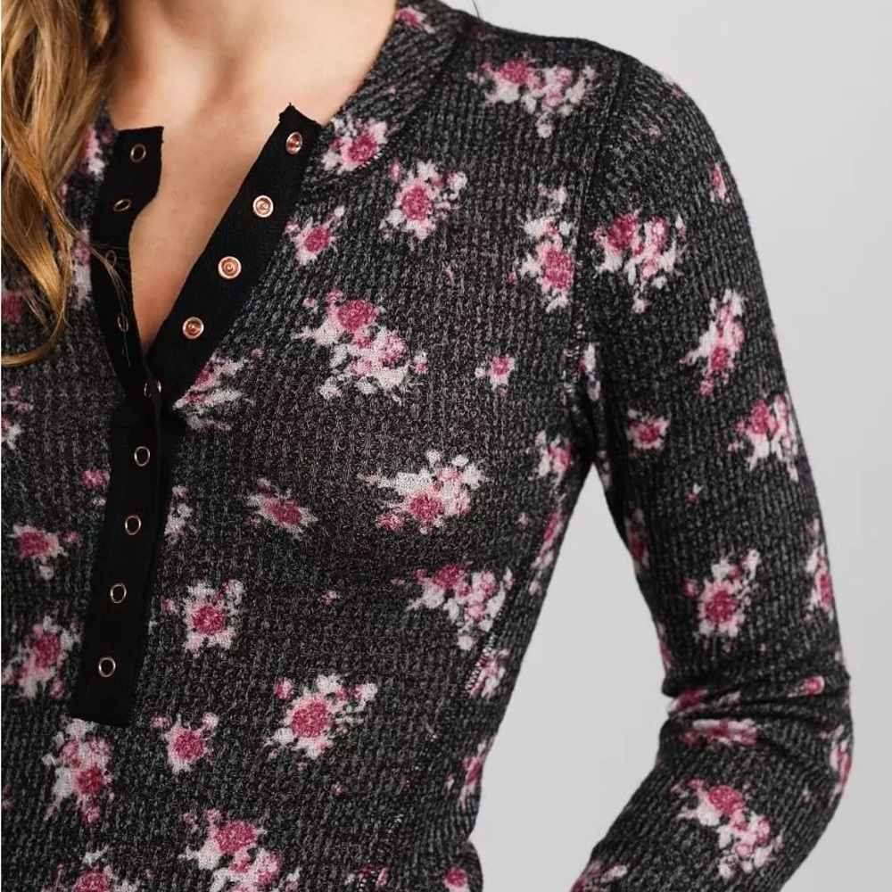 Free People One of the Girls Printed Henley in black - Picture 3 of 7